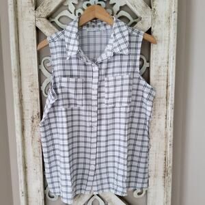 Notations Women's Plus 1X Sleeveless Button Front Collar Shirt with Pockets